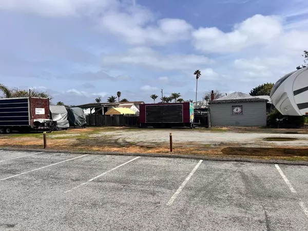 Santa Cruz, CA 95062,3811 Portola DR