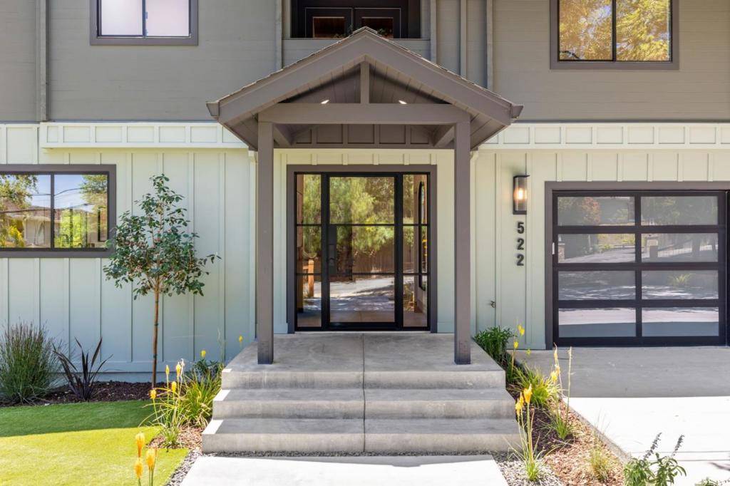 Redwood City, CA 94062,522 Summit DR