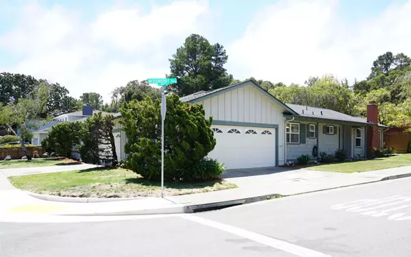San Mateo, CA 94403,1401 Woodberry AVE