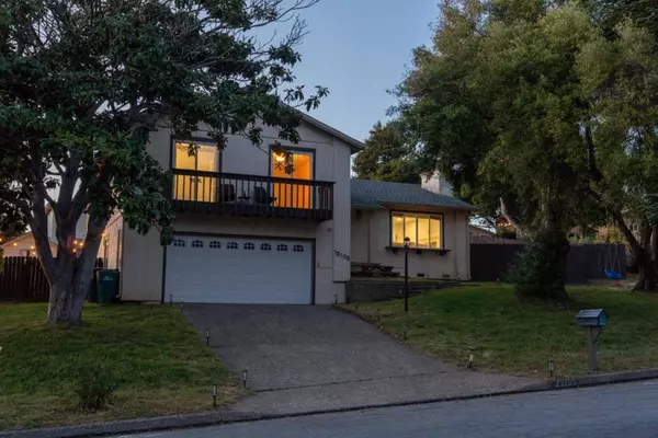 15105 Charter Oak BLVD, Salinas, CA 93907