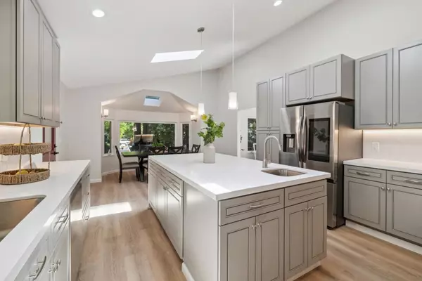 200 Shady LN, Boulder Creek, CA 95006