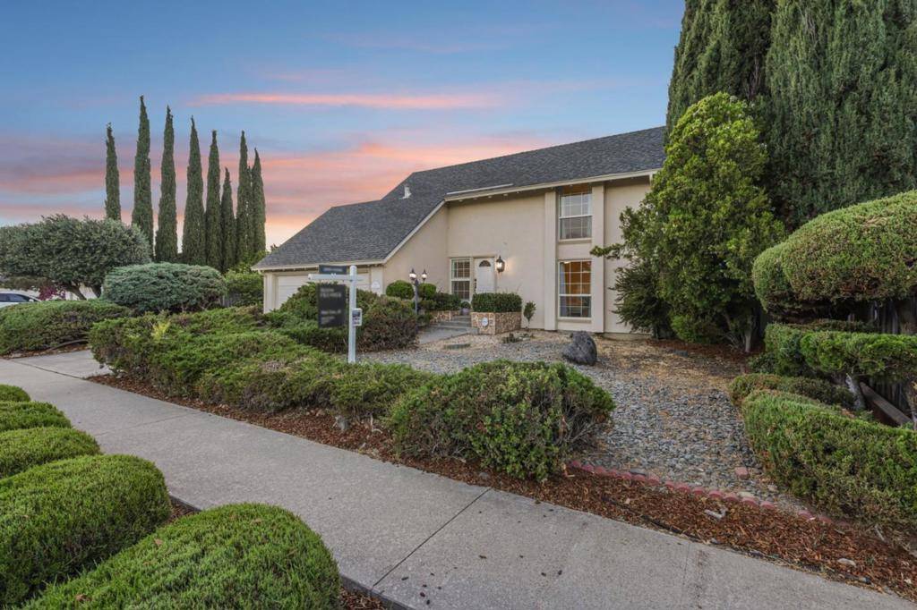 3043 Crater LN, San Jose, CA 95132