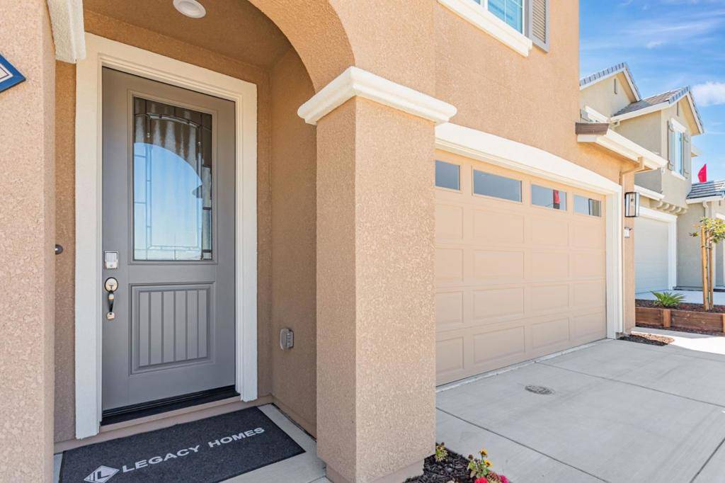 Hollister, CA 95023,1143 Coyote Peak WAY
