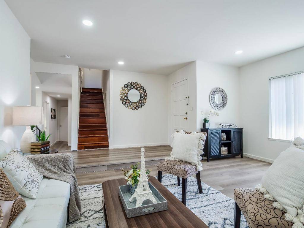 San Jose, CA 95121,1051 Woodminster DR