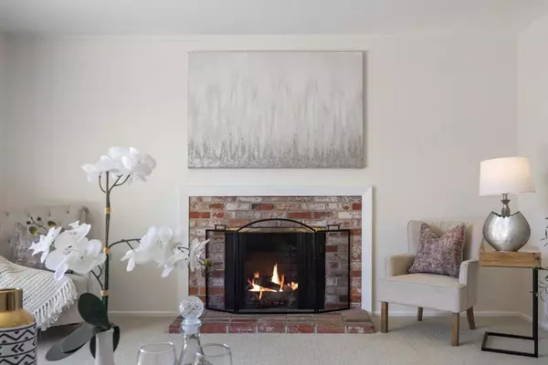San Mateo, CA 94403,2225 Salisbury WAY