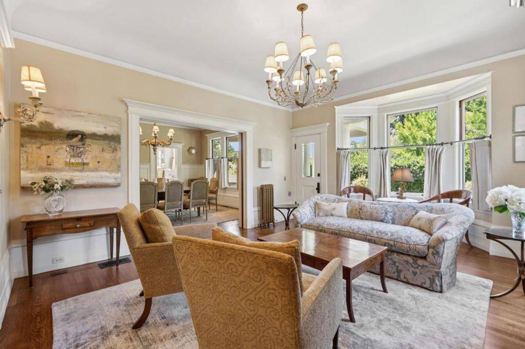 Palo Alto, CA 94301,Address not disclosed