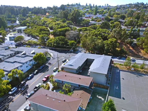 Belmont, CA 94002,2186 Carlmont DR