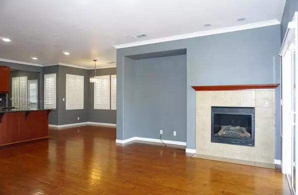 Los Banos, CA 93635,334 Honeybell ST