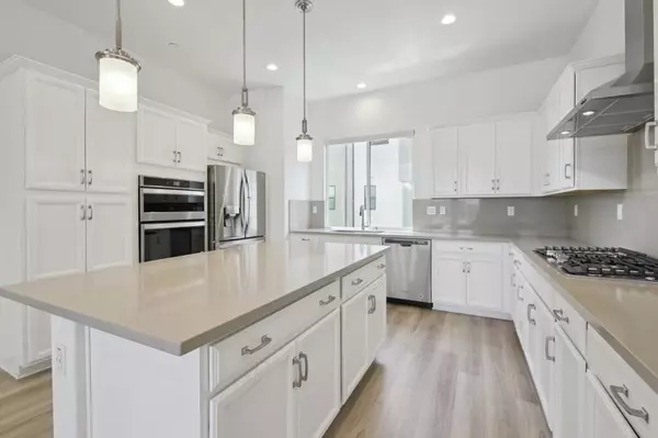 Irvine, CA 92618,132 Keeper