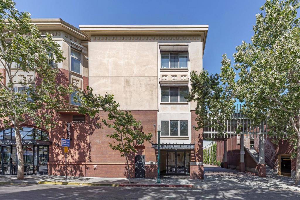 Campbell, CA 95008,21 N 2nd ST #303