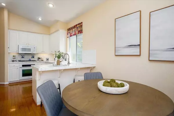 South San Francisco, CA 94080,25 Windcrest LN