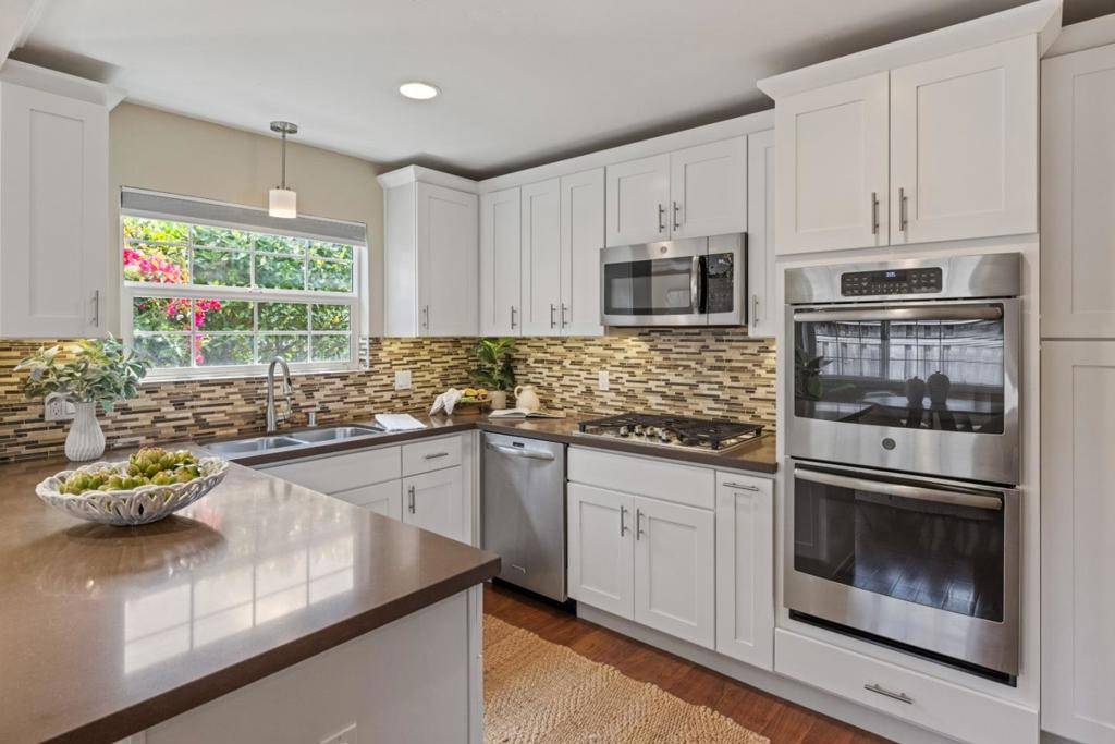 Salinas, CA 93901,209 Orange DR