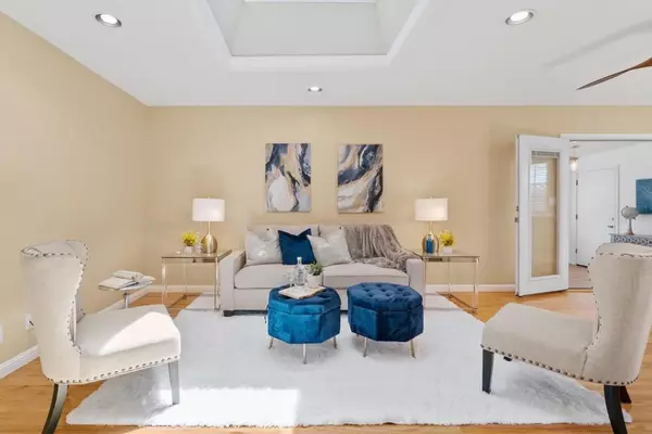 Santa Cruz, CA 95062,3370 Coffee LN