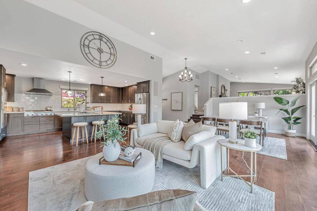 Saratoga, CA 95070,21298 Maria LN