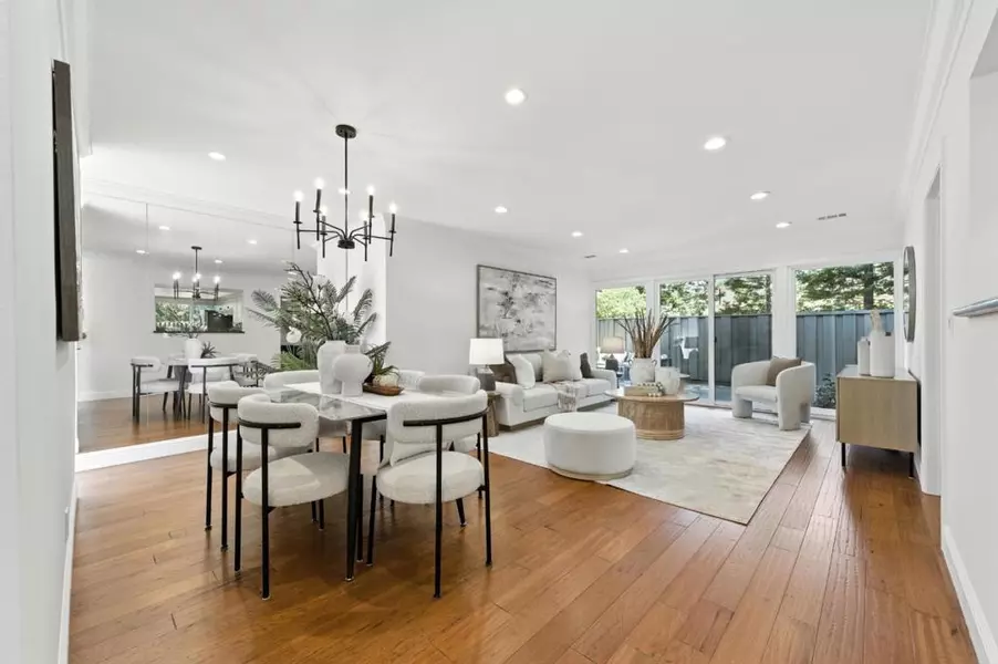 1 Los Altos SQ, Los Altos, CA 94022