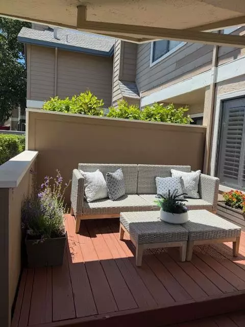 San Mateo, CA 94404,2307 Vista Del Mar