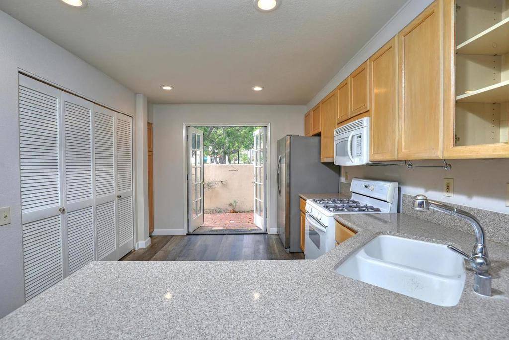 Santa Barbara, CA 93105,3712 Greggory WAY