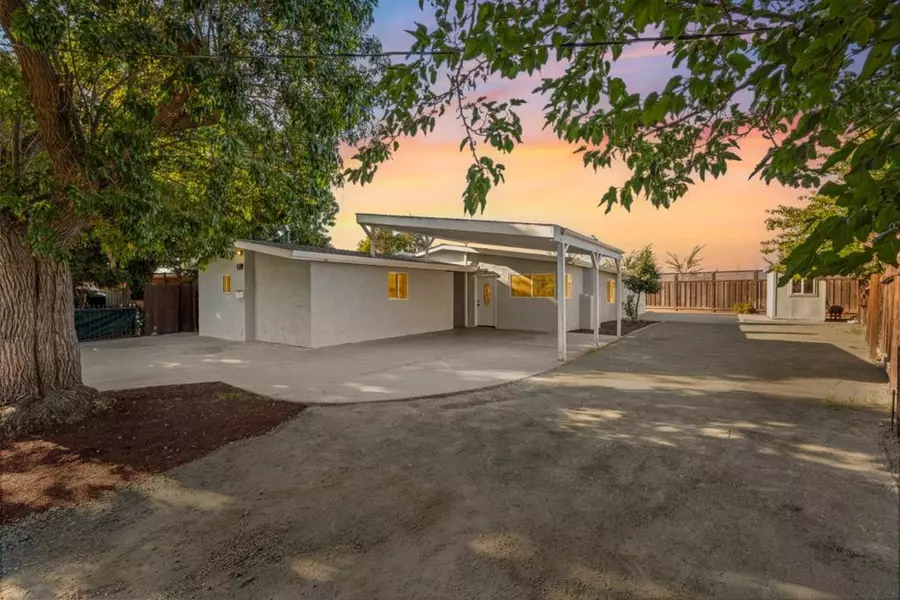 2887 Fordham ST, East Palo Alto, CA 94303