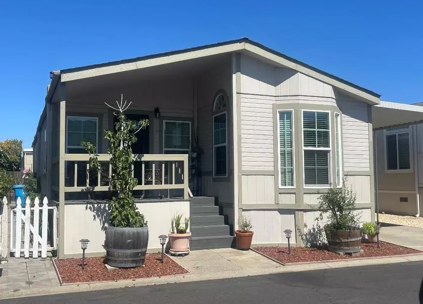 500 W 10th ST, Gilroy, CA 95020