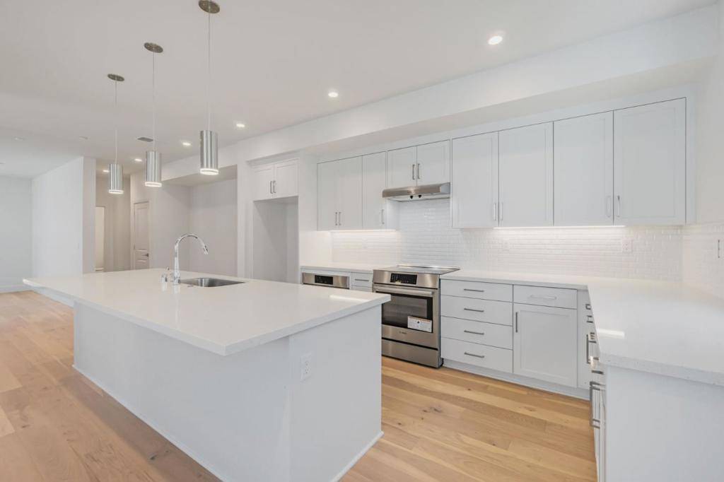 Walnut Creek, CA 94597,225 Oak CIR