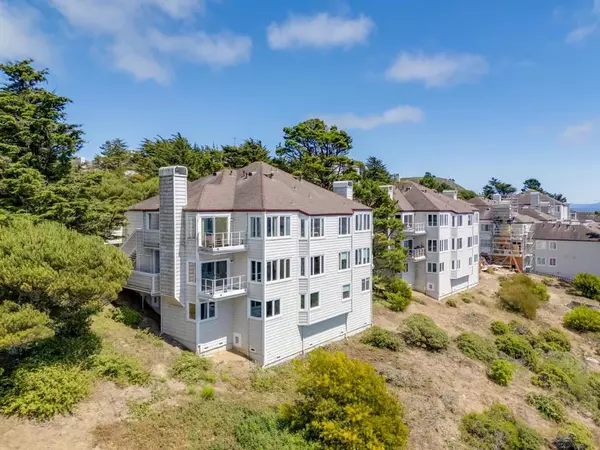 Daly City, CA 94014,323 Green Ridge DR #3