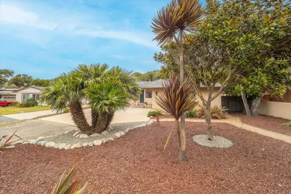Pacific Grove, CA 93950,712 Sunset DR
