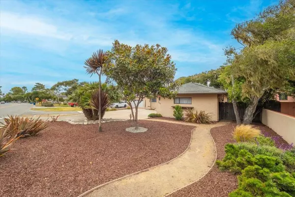 Pacific Grove, CA 93950,712 Sunset DR