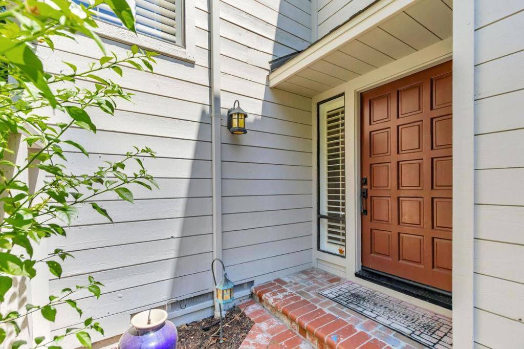 Los Gatos, CA 95032,105 Strathmore PL
