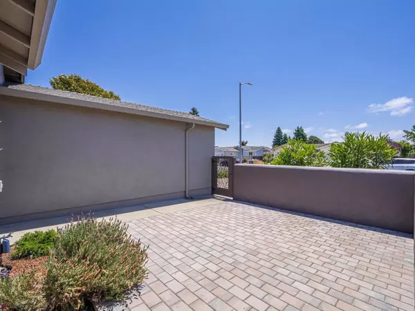 Watsonville, CA 95076,466 Cloudview DR