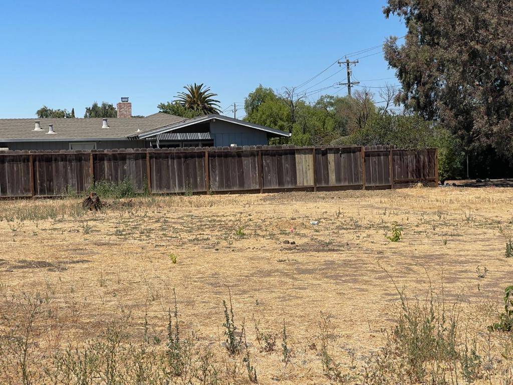 1591 Hillcrest RD, Hollister, CA 95023