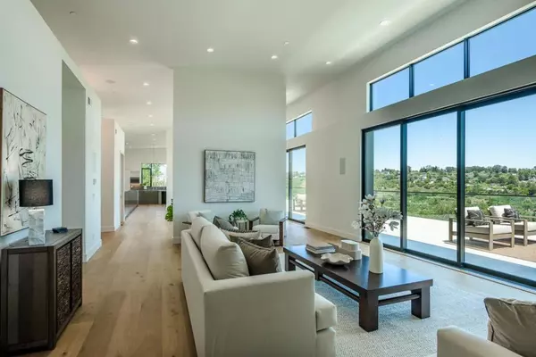 Hillsborough, CA 94010,45 Calaveras CT
