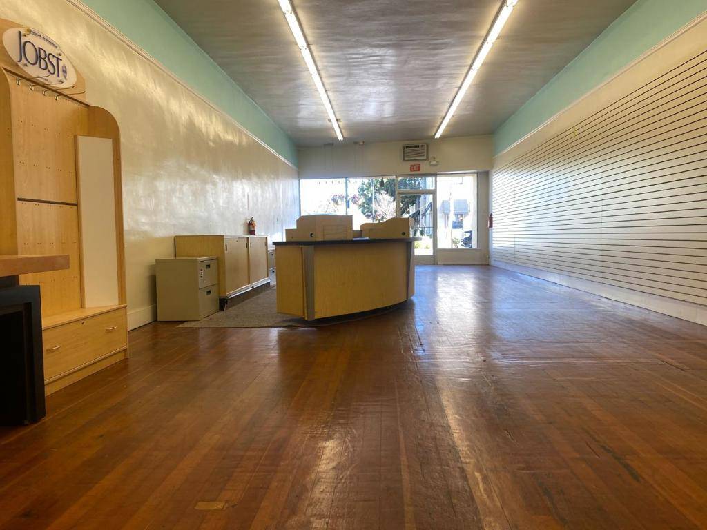 Gilroy, CA 95020,7483 Monterey ST