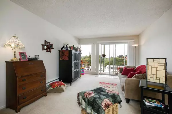 Belmont, CA 94002,2200 Village CT