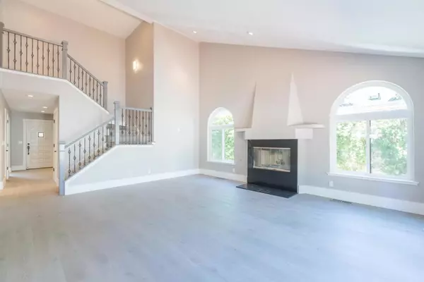 Palo Alto, CA 94301,235 Seale AVE
