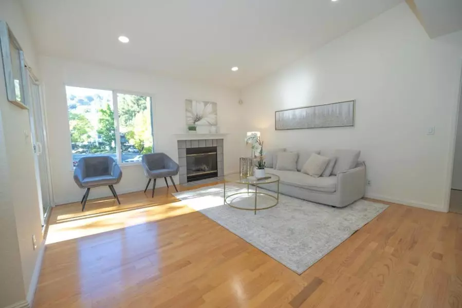 700 Canyon Oaks DR #H, Oakland, CA 94605