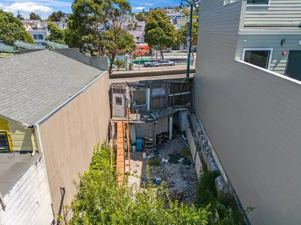 San Francisco, CA 94124,4128 3rd ST