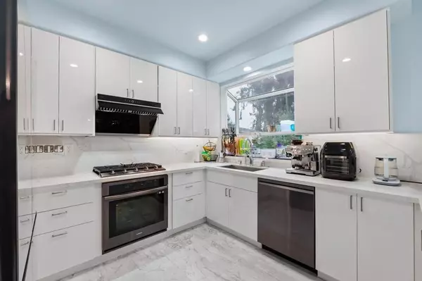 San Leandro, CA 94577,708 Raineer CT