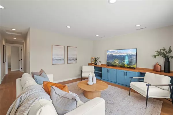 Hayward, CA 94544,613 Evangeline WAY