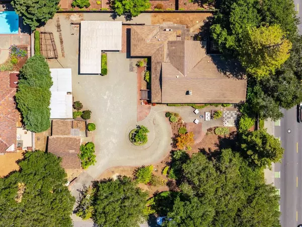 Los Altos, CA 94022,17 Oak ST