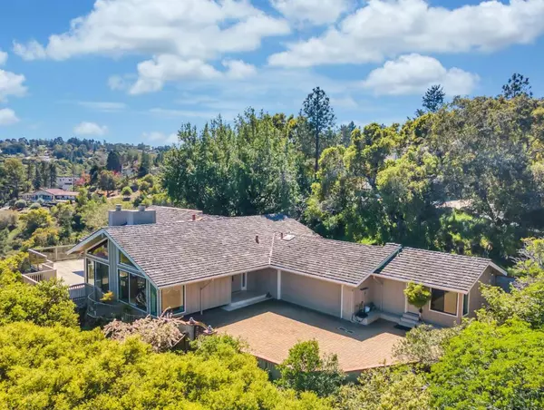 Hillsborough, CA 94010,30 Bluebell LN