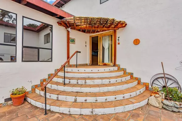 Salinas, CA 93908,105 Laureles Grade