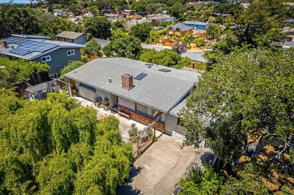 Del Rey Oaks, CA 93940,996 VIA VERDE