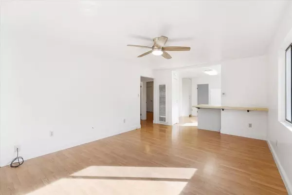 Capitola, CA 95010,522 Oak DR