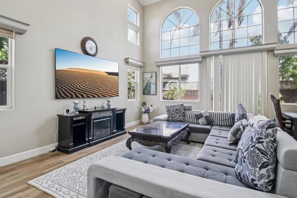 Gilroy, CA 95020,9740 Linnet CT