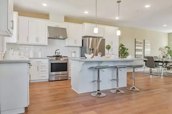Mountain View, CA 94043,660 Tyrella AVE