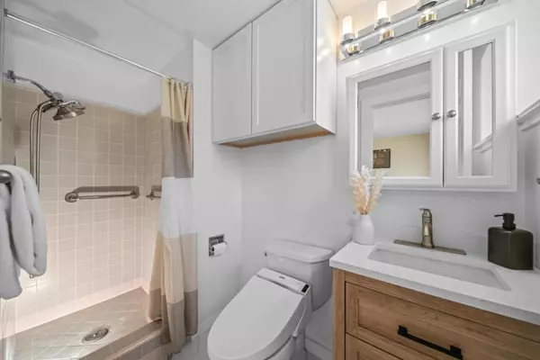 Sunnyvale, CA 94087,857 Peach AVE