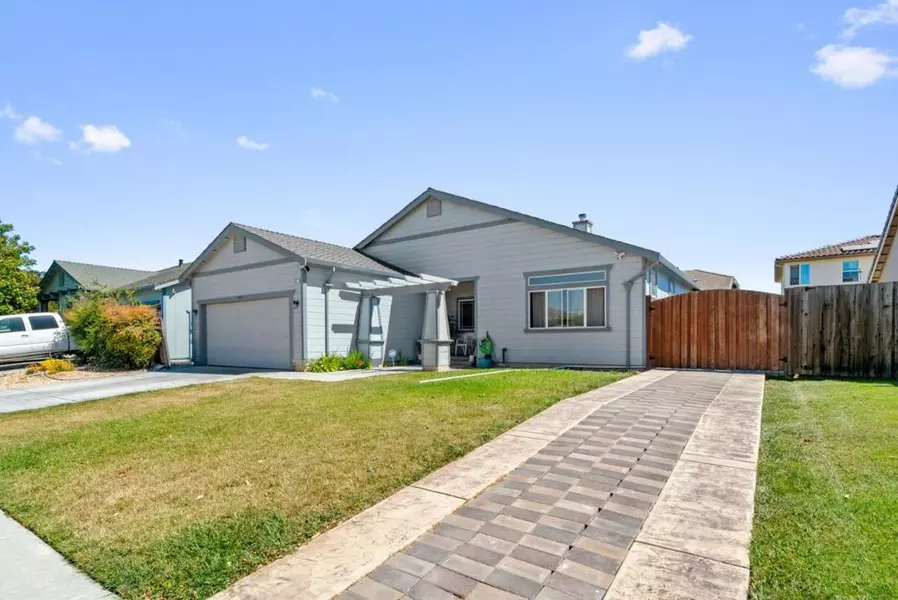 921 Steinbeck DR, Hollister, CA 95023