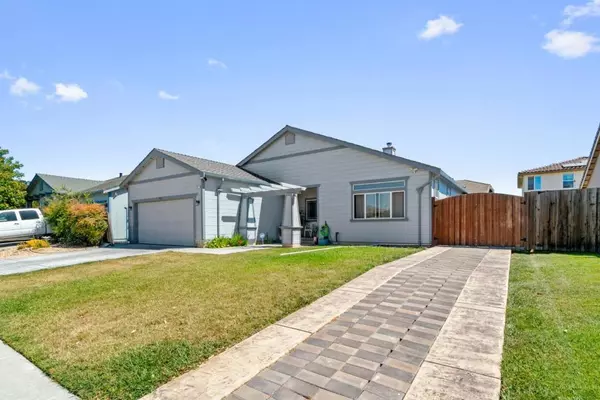Hollister, CA 95023,921 Steinbeck DR