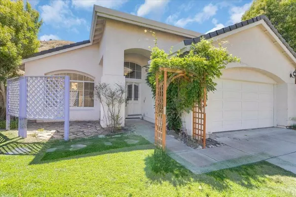 21775 Woodrose PL, Salinas, CA 93908