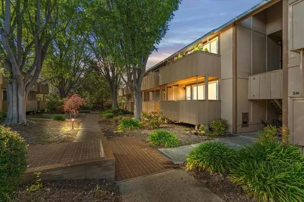 2466 W Bayshore RD #5, Palo Alto, CA 94303